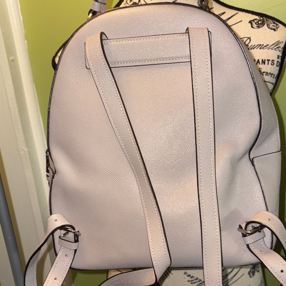 💐Coach Jordyn Backpack In Chalk With Gold Hardware💐 - Picture 10 of 15